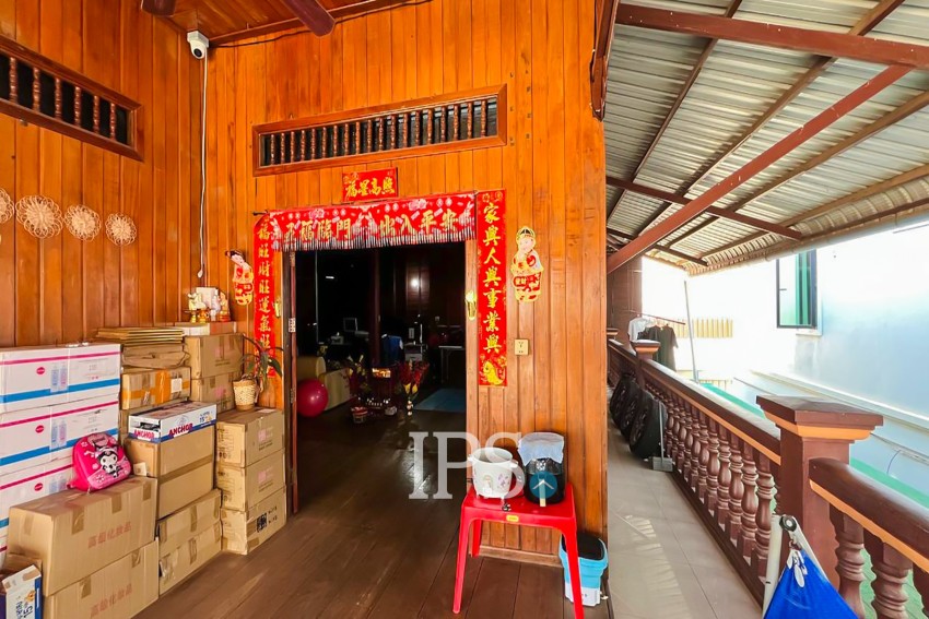 4 Bedroom House For Sale - Svay Dangkum, Siem Reap