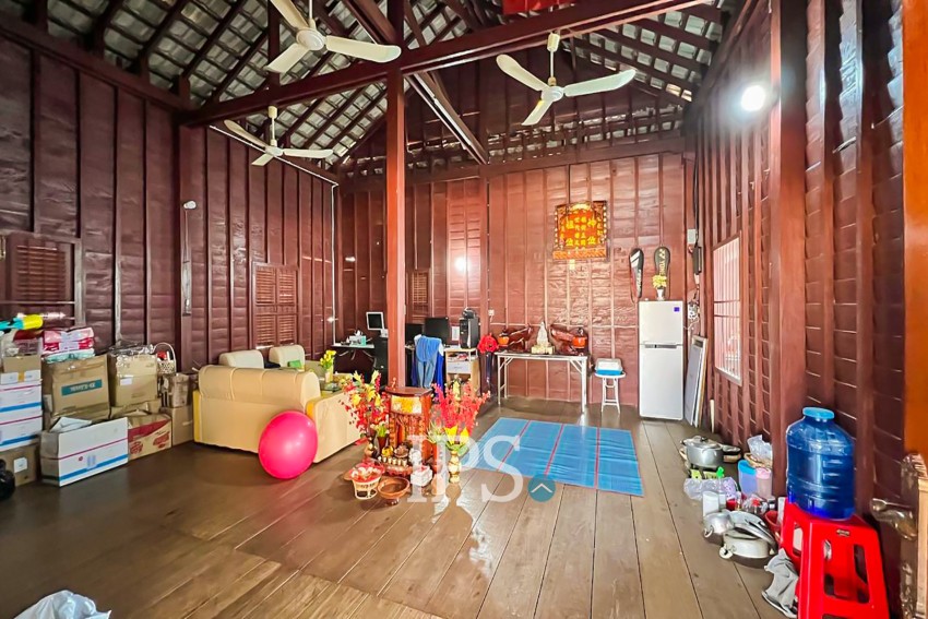 4 Bedroom House For Sale - Svay Dangkum, Siem Reap