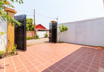 2 Bedroom House For Rent - Svay Dangkum, Siem Reap thumbnail