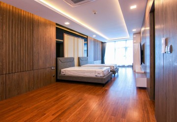 5 Bedroom Duplex Penthouse For Rent - Tonle Bassac, Phnom Penh thumbnail