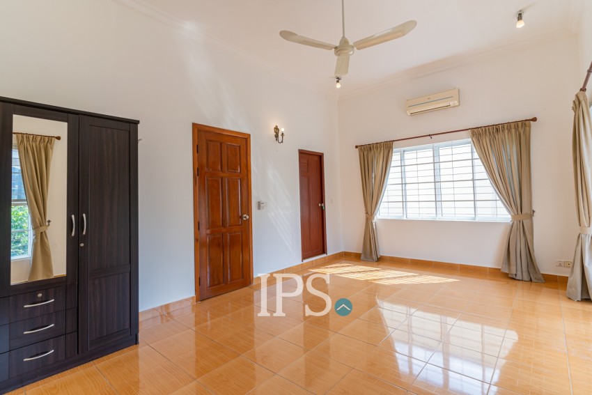 5 Bedroom Villa For Rent - Phsar Daeum Thkov, Phnom Penh