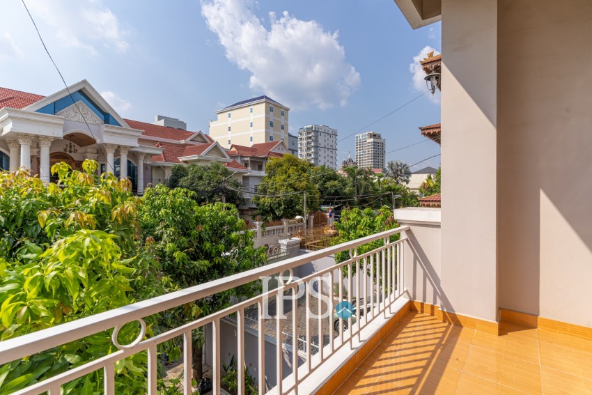 5 Bedroom Villa For Rent - Phsar Daeum Thkov, Phnom Penh