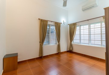 5 Bedroom Villa For Rent - Phsar Daeum Thkov, Phnom Penh thumbnail