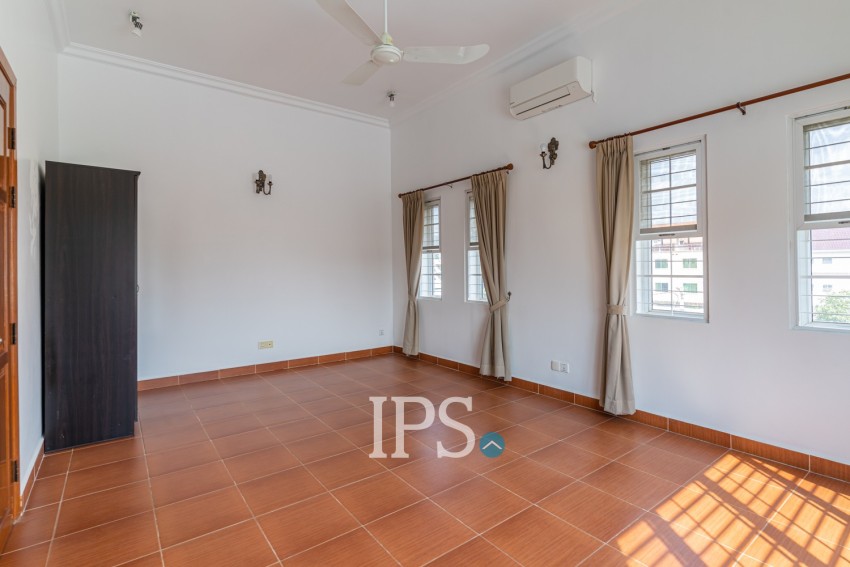 5 Bedroom Villa For Rent - Phsar Daeum Thkov, Phnom Penh