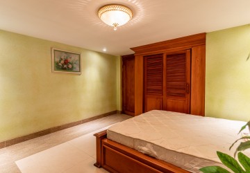 7 Bedroom Townhouse For Rent - Teuk La Ark 3, Phnom Penh thumbnail