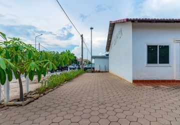 6 Bedroom Shophouse For Rent - Svay Dangkum, Siem Reap thumbnail