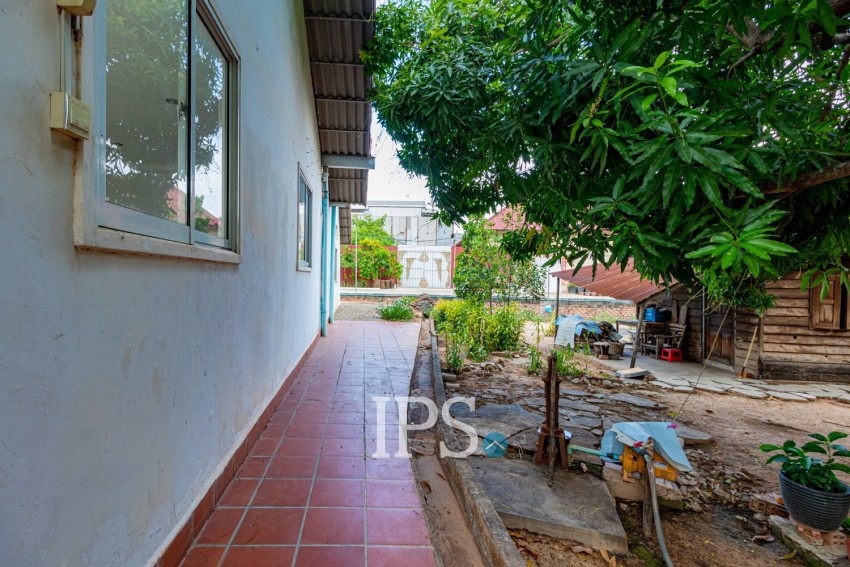 6 Bedroom Shophouse For Rent - Svay Dangkum, Siem Reap