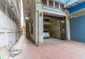 7 Bedroom Shophouse For Rent - Toul Tum Poung 1, Phnom Penh thumbnail