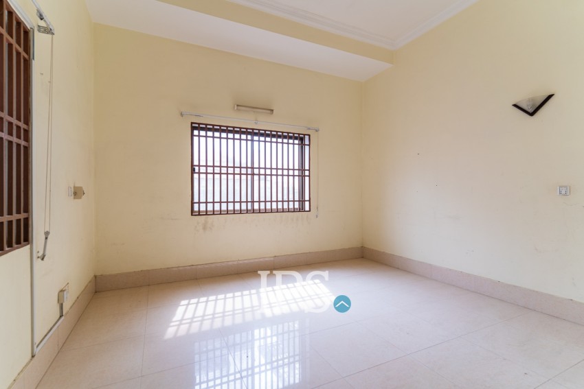 7 Bedroom Shophouse For Rent - Toul Tum Poung 1, Phnom Penh