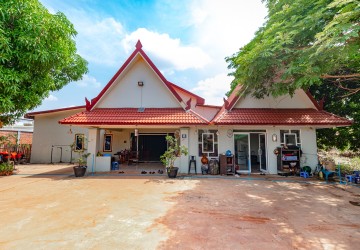 16 Bedroom Guesthouse For Rent - Slor Kram, Siem Reap thumbnail