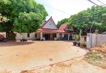 16 Bedroom Guesthouse For Rent - Slor Kram, Siem Reap thumbnail