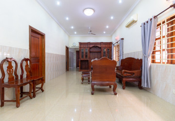 2 Bedroom House For Rent - Svay Dangkum, Siem Reap thumbnail