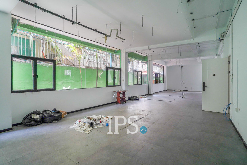 13 Bedroom Commercial Building For Rent - BKK1, Phnom Penh - Image 14