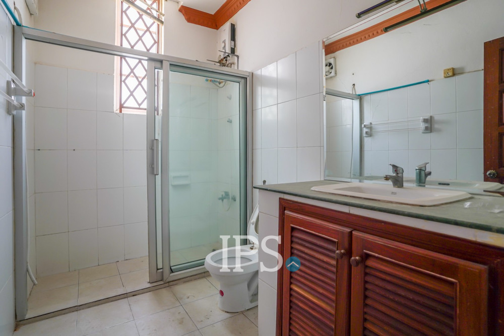 13 Bedroom Commercial Building For Rent - BKK1, Phnom Penh - Image 13