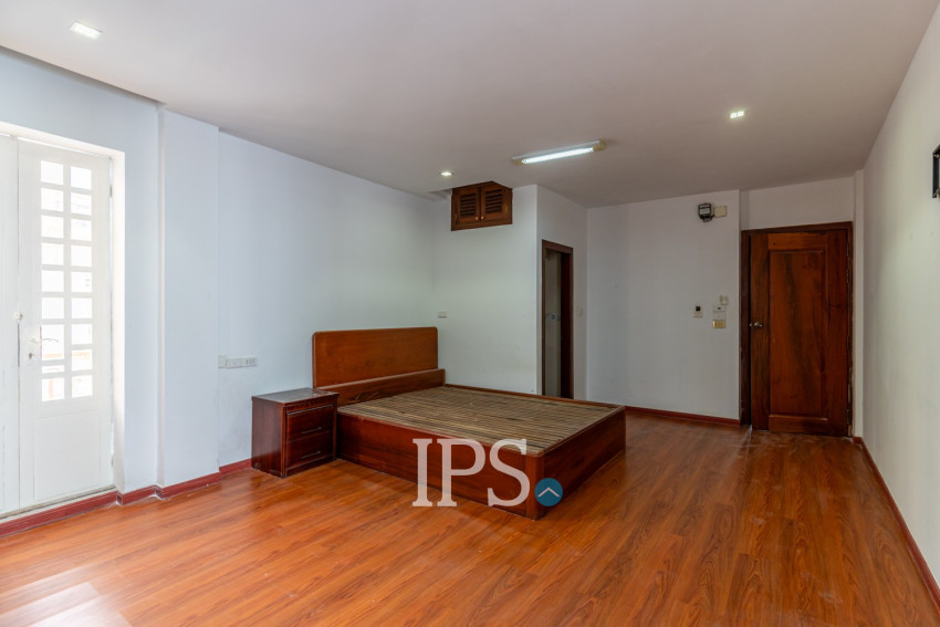 8 Bedroom Commercial Building For Rent  - Chakto Mukh, Phnom Penh