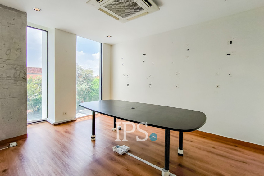 95 Sqm Level 3 Office Space For Rent - BKK1, Phnom Penh