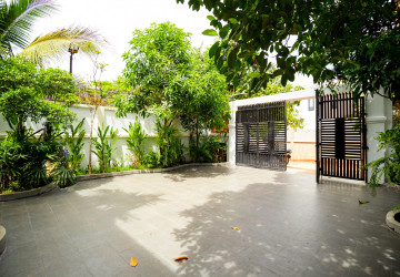 3 Bedroom Villa For Rent - Sala Kamreuk, Siem Reap thumbnail