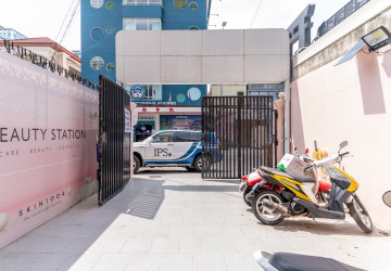 76 Sqm Retail Space For Rent - BKK1, Phnom Penh thumbnail