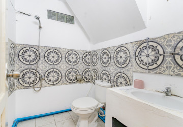 76 Sqm Retail Space For Rent - BKK1, Phnom Penh thumbnail