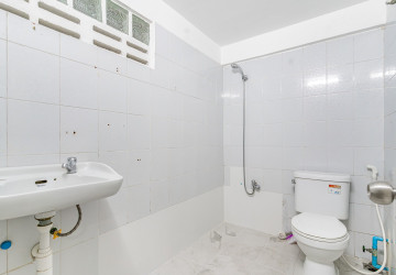 76 Sqm Retail Space For Rent - BKK1, Phnom Penh thumbnail