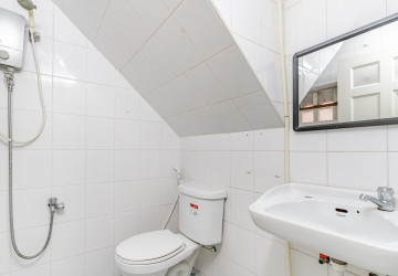 76 Sqm Retail Space For Rent - BKK1, Phnom Penh thumbnail