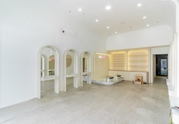 76 Sqm Retail Space For Rent - BKK1, Phnom Penh thumbnail
