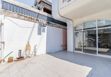 76 Sqm Retail Space For Rent - BKK1, Phnom Penh thumbnail