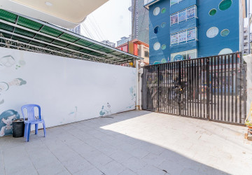 76 Sqm Retail Space For Rent - BKK1, Phnom Penh thumbnail