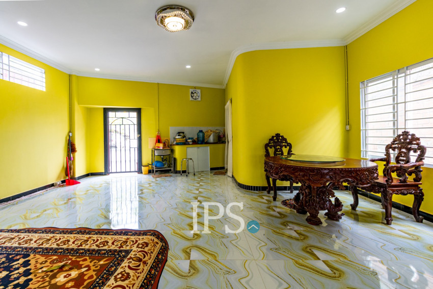 2 Bedroom Shophouse For Rent - Sangkat Siem Reap, Siem Reap