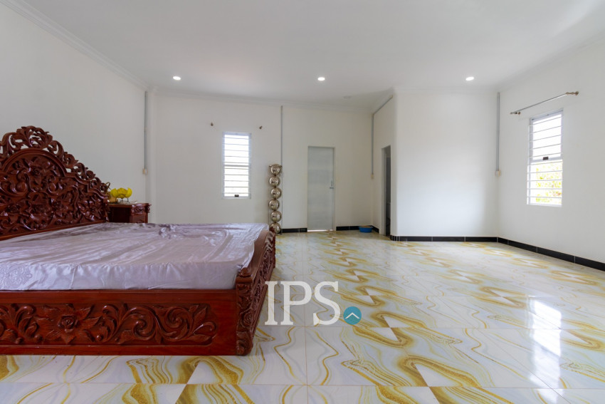 2 Bedroom Shophouse For Rent - Sangkat Siem Reap, Siem Reap