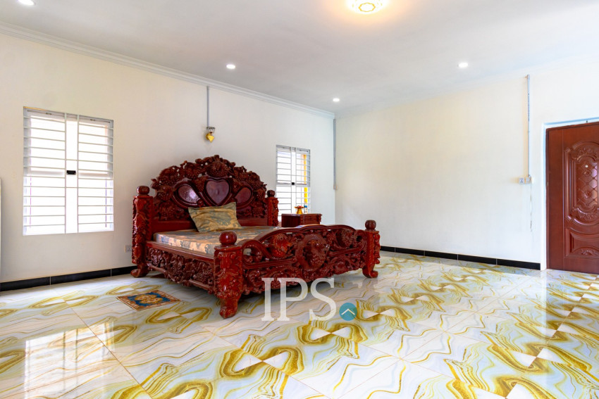 2 Bedroom Shophouse For Rent - Sangkat Siem Reap, Siem Reap