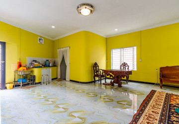 2 Bedroom Shophouse For Rent - Sangkat Siem Reap, Siem Reap thumbnail