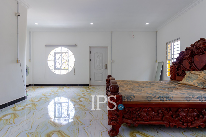 2 Bedroom Shophouse For Rent - Sangkat Siem Reap, Siem Reap