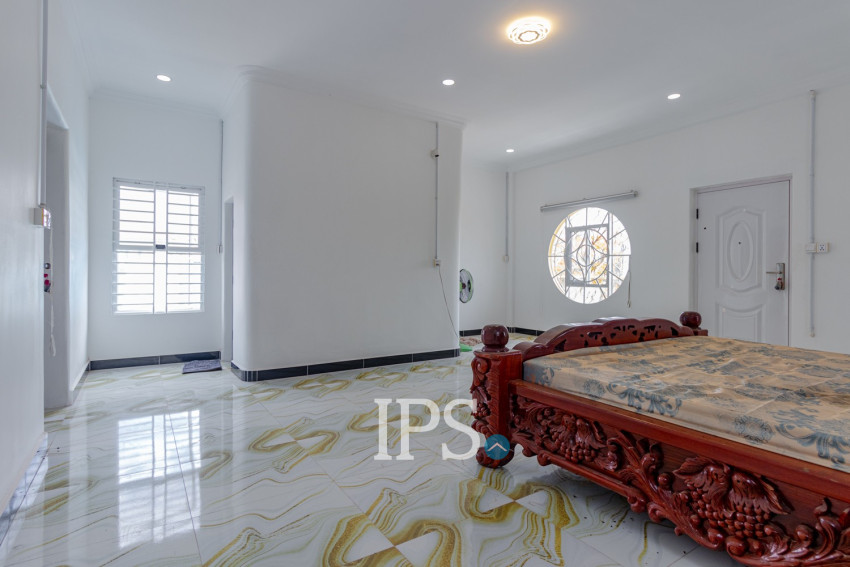 2 Bedroom Shophouse For Rent - Sangkat Siem Reap, Siem Reap