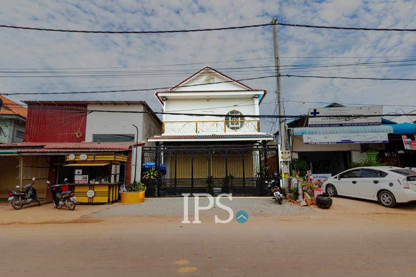 2 Bedroom Shophouse For Rent - Sangkat Siem Reap, Siem Reap