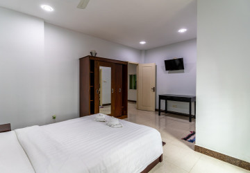 2 Bedroom Serviced Apartment For Rent - Beoung Tumpun 1, Phnom Penh thumbnail