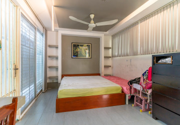 1 Bedroom Commercial Villa For Rent -  Phsar Daeum Thkov, Phnom Penh thumbnail