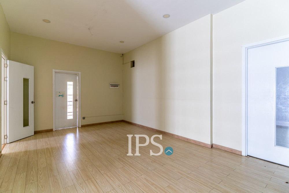 800 Sqm Commercial Villa For Rent - Boeung Kak 1, Phnom Penh - Image 12