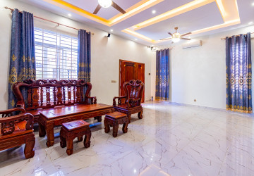 4 Bedroom Villa For Rent - Svay Dangkum, Siem Reap thumbnail