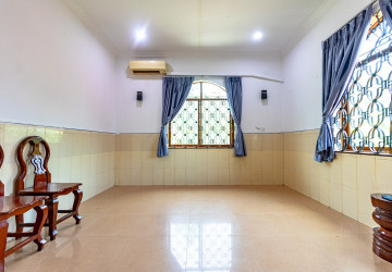 7 Bedroom House For Rent - Sala Kamreuk, Siem Reap thumbnail