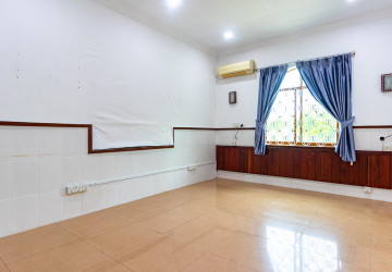 7 Bedroom House For Rent - Sala Kamreuk, Siem Reap thumbnail