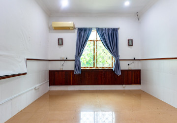 7 Bedroom House For Rent - Sala Kamreuk, Siem Reap thumbnail