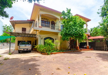 7 Bedroom House For Rent - Sala Kamreuk, Siem Reap thumbnail