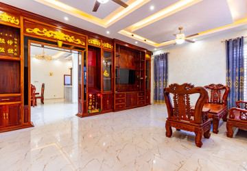 4 Bedroom Villa For Sale - Svay Dangkum, Siem Reap thumbnail