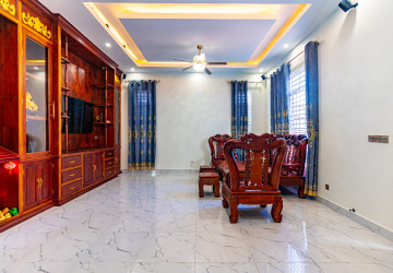 4 Bedroom Villa For Sale - Svay Dangkum, Siem Reap thumbnail