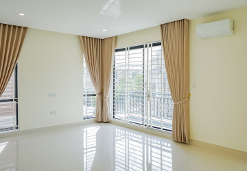 4 Bedroom Villa For Rent - Borey Peng Houth The Star Mera, Preaek Kampues, Phnom Penh. thumbnail