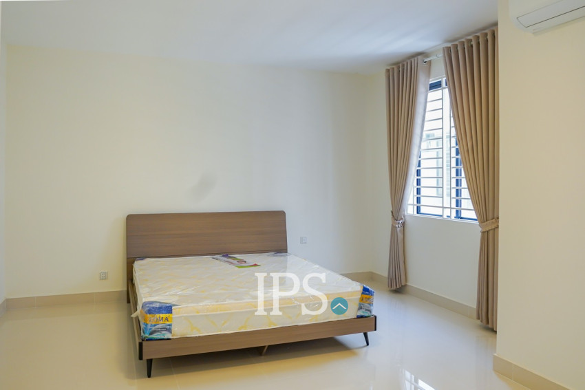 4 Bedroom Villa For Rent - Borey Peng Houth The Star Mera, Preaek Kampues, Phnom Penh.