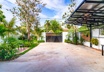 3 Bedroom Villa For Rent - Sangkat Siem Reap, Siem Reap thumbnail