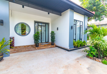 3 Bedroom Villa For Rent - Sangkat Siem Reap, Siem Reap thumbnail