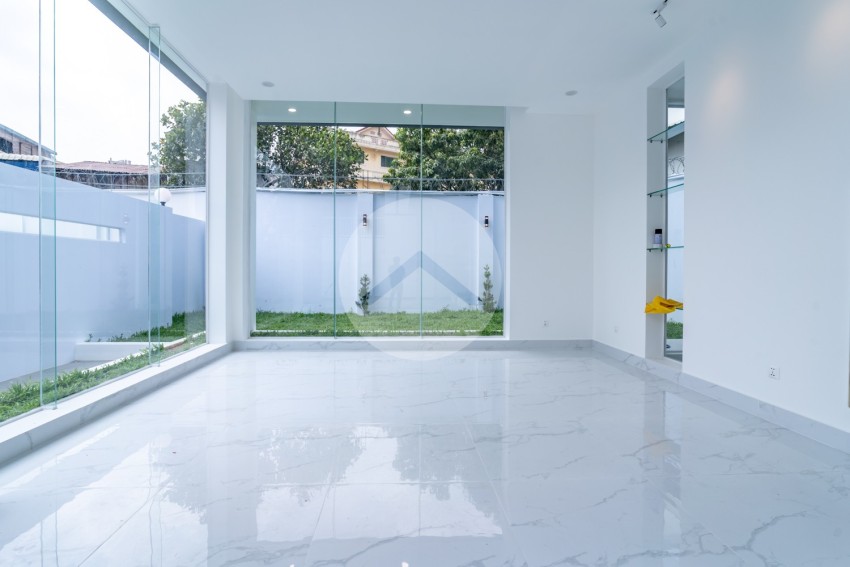 3 Bedroom Villa For Sale - Bassac Garden City, Tonle Bassac, Phnom Penh